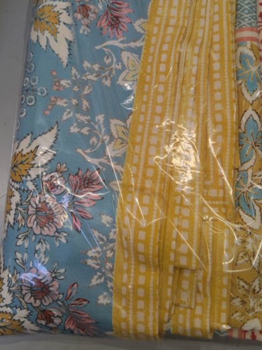 Multicolor Floral Patchwork Tablecloth — Blue, Yellow & Pink - Picture 7 of 8